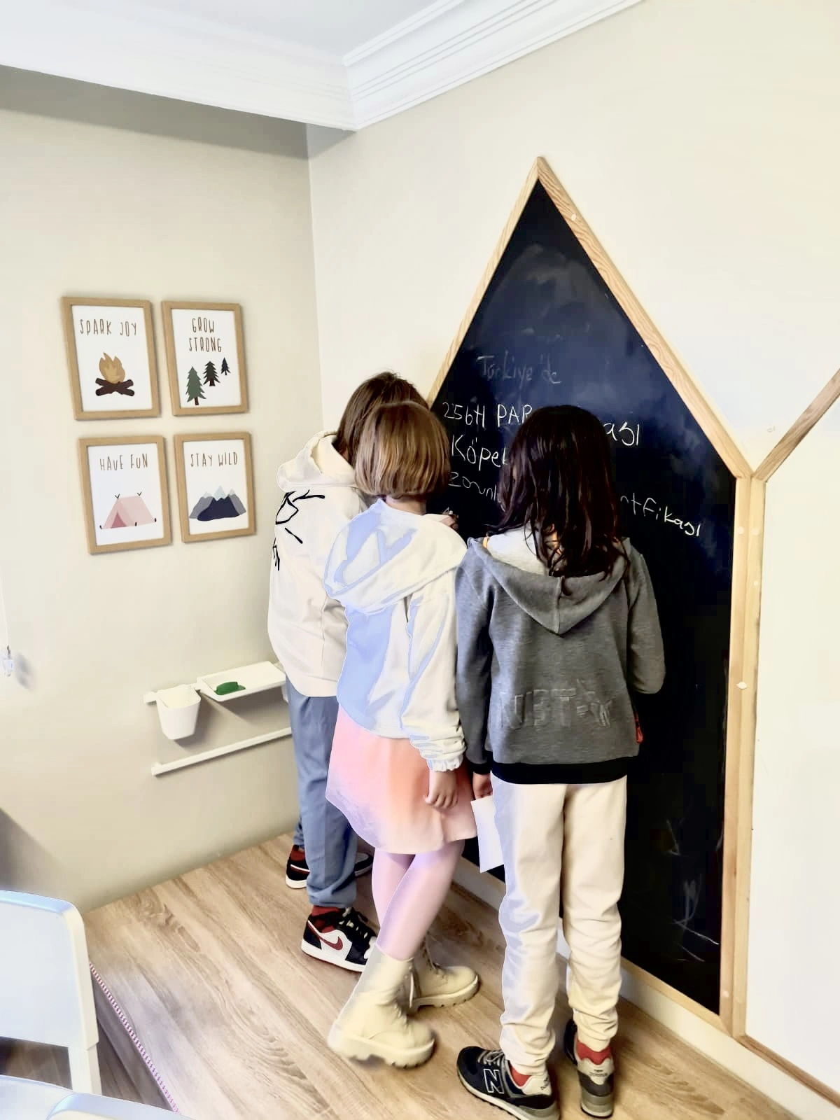 Sallanan Kuyruklar 3